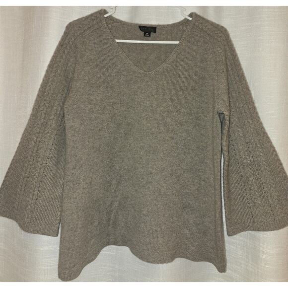 Carlisle Collection 100% Cashmere Sweater Bell Sleeves Size M - Picture 1 of 4